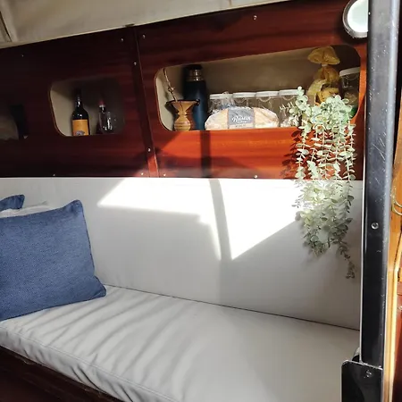 Abombordo Botel Lisbon